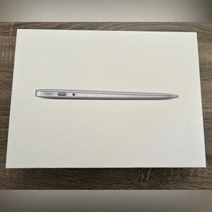 MacBook Air Original Box + Unused Apple Power Adapter Pristine Condition